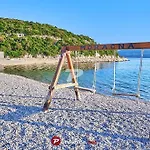 Marina *