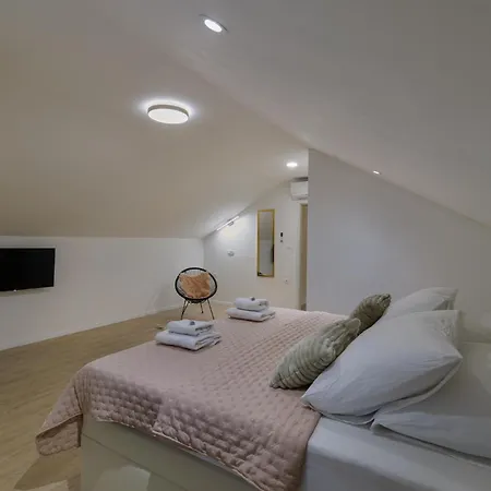 فيلة Marina Mliniste