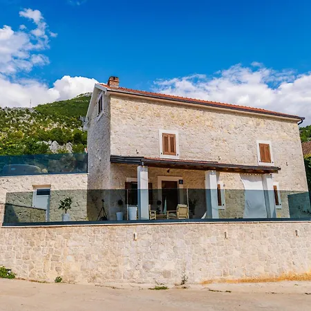 Marina * Mliniste